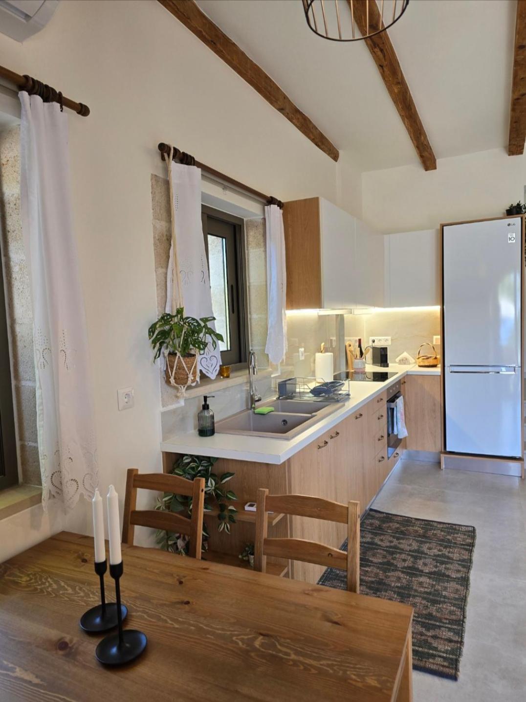 Wind Apartment In Agia Roumeli Exterior photo