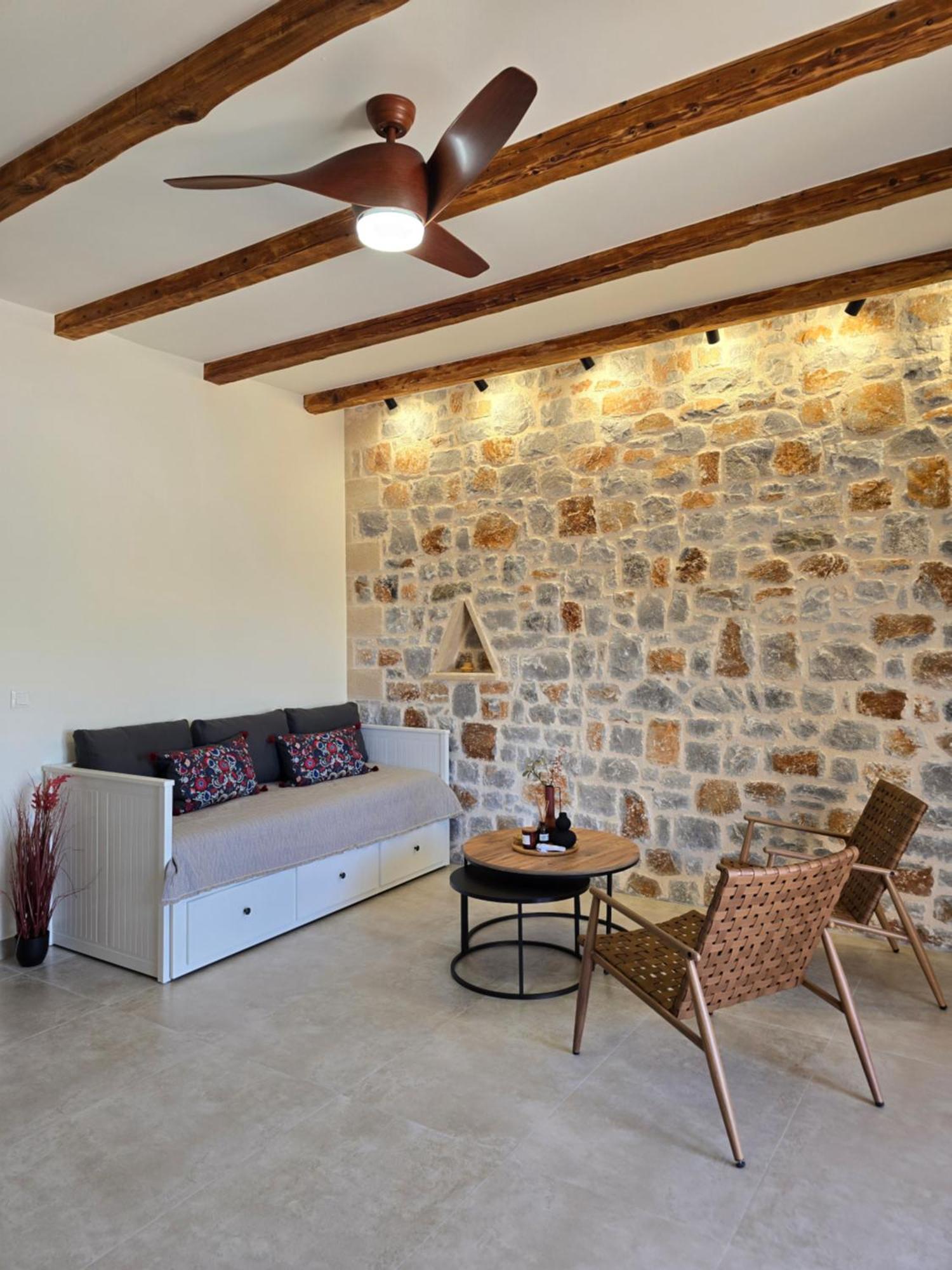 Wind Apartment In Agia Roumeli Exterior photo